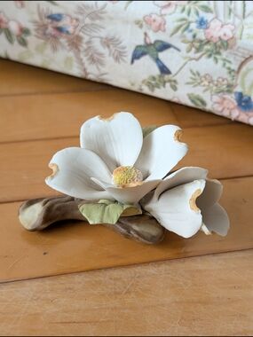 Vtg Capodimonte Porcelain Flower